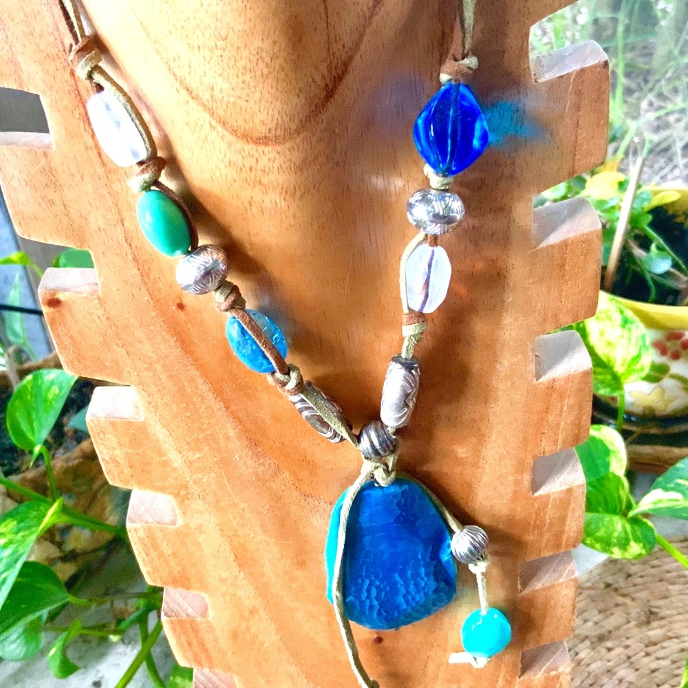 GENUINE STONE PENDANT BOHO CHIC LEATHER BEADED NECKLACE - NWOT